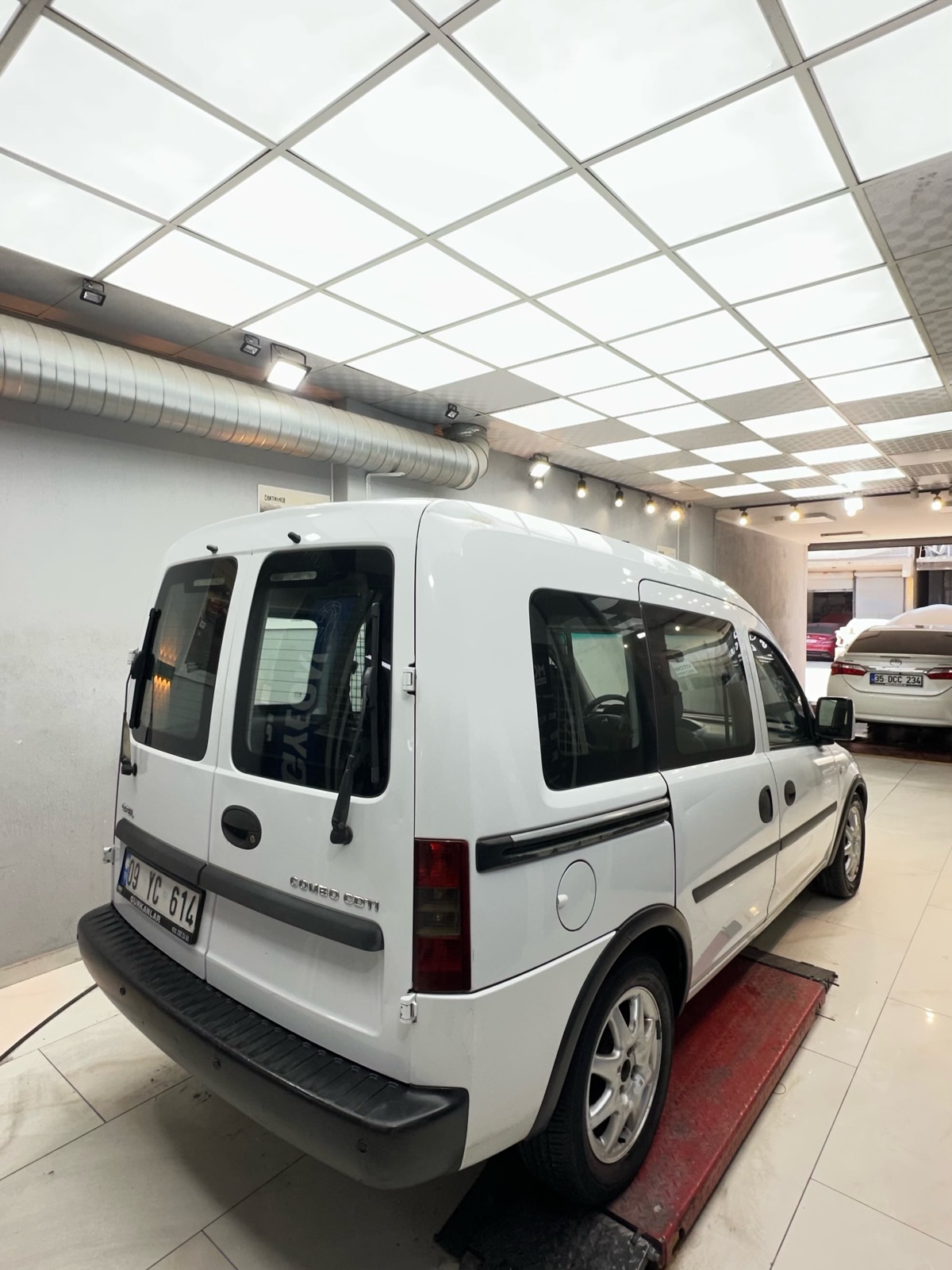 Ford Transit Connect — teslim öncesi